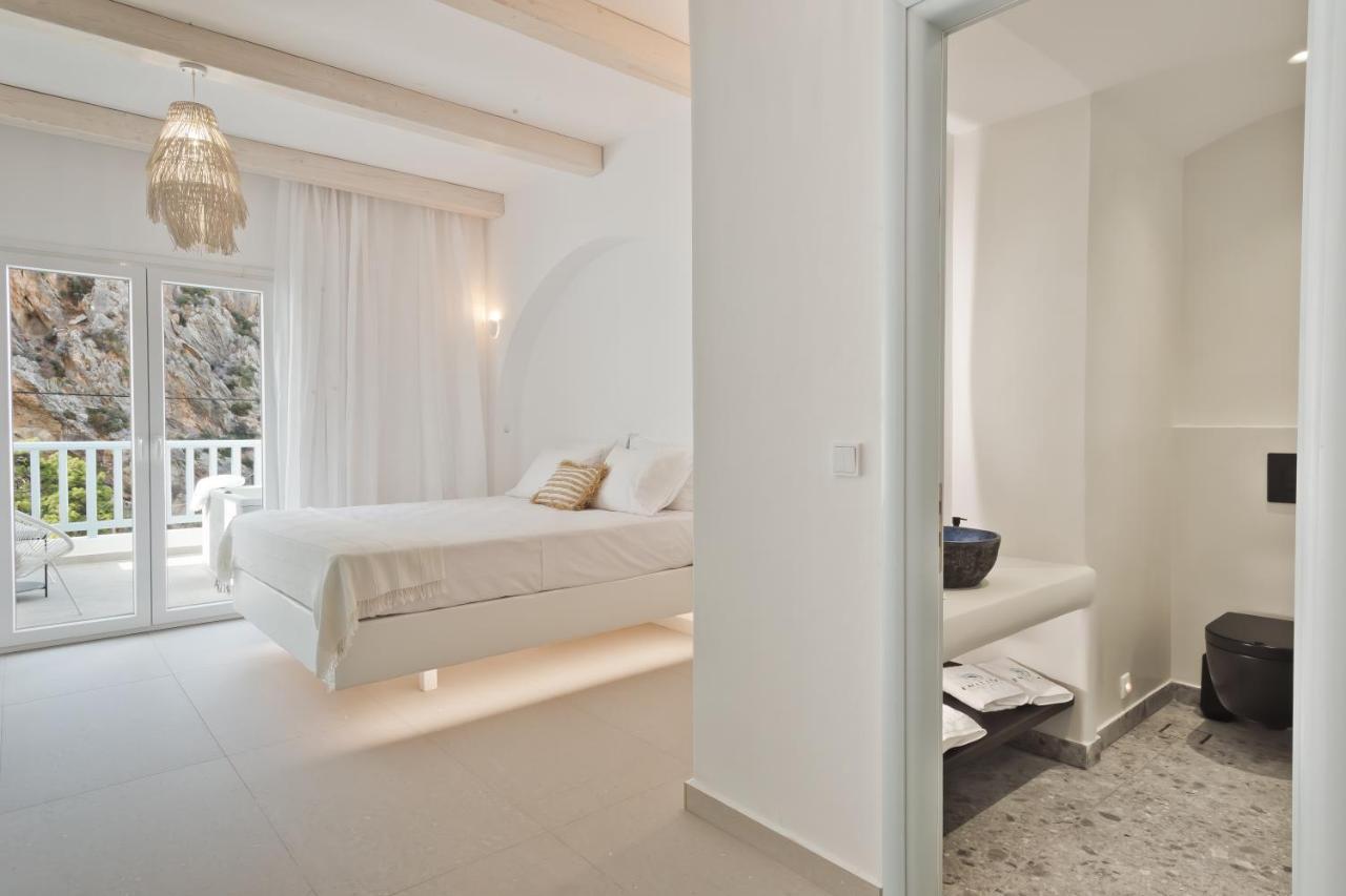 Enilion Luxury Suites Kyra Panagia Екстериор снимка