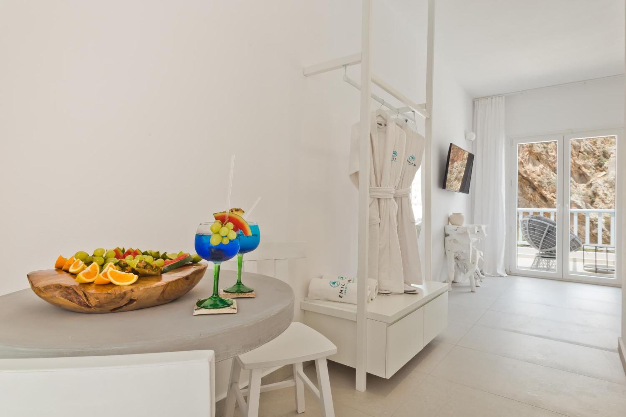 Enilion Luxury Suites Kyra Panagia Екстериор снимка