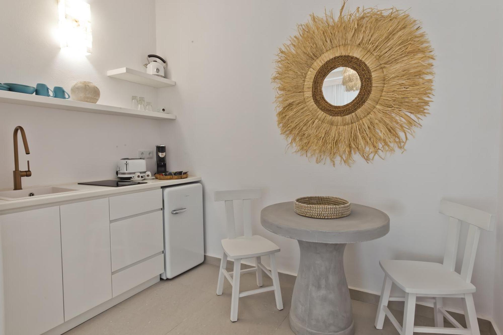 Enilion Luxury Suites Kyra Panagia Екстериор снимка